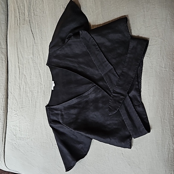Vetta Flutter Sleeve Wrap Top - Picture 4 of 4